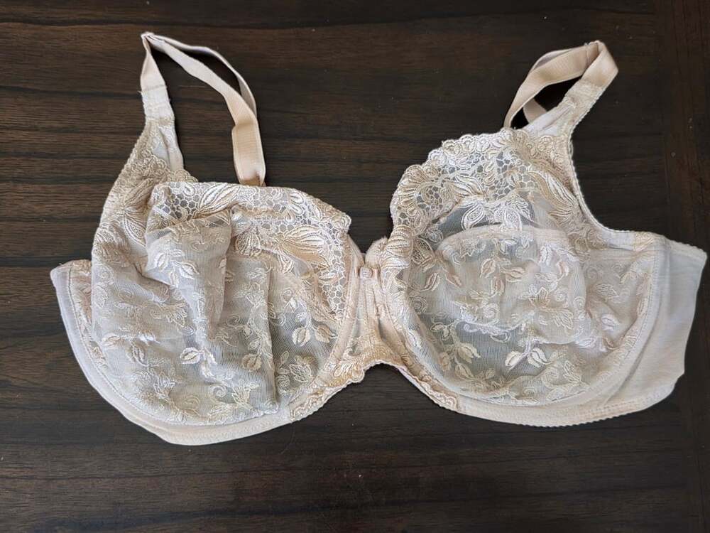 Wacoal Lace Underwire Bra Size 40DD Beige Floral Embroidered Full Coverage